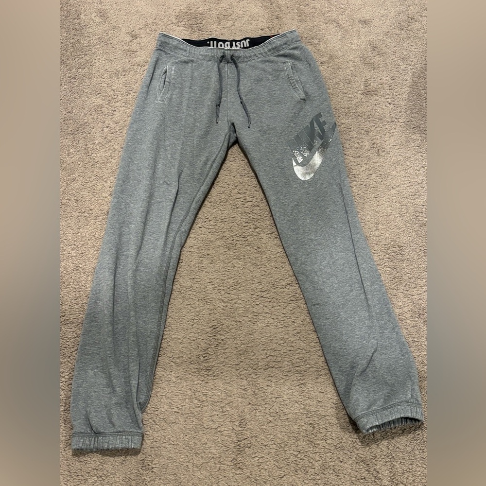 Nike Women's Light Grey Joggers Sweatpants Size Small Tappered Leg Drawstring